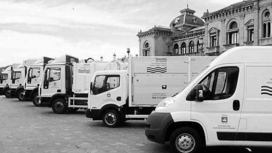 Donostia cuenta con trece camiones nuevos para recoger la basura