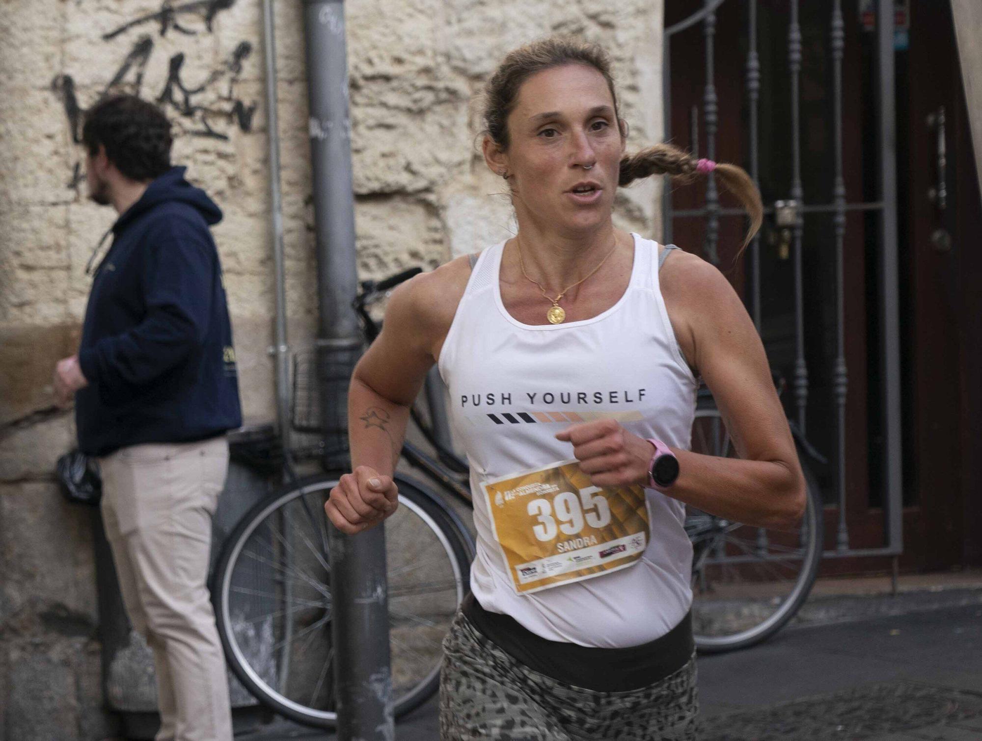 En imágenes: Un millar de corredores atraviesan la almendra