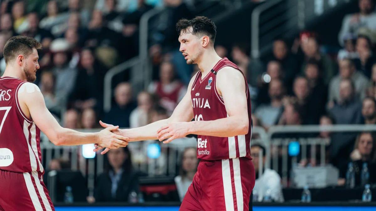 Rodions Kurucs, durante un encuentro con Letonia