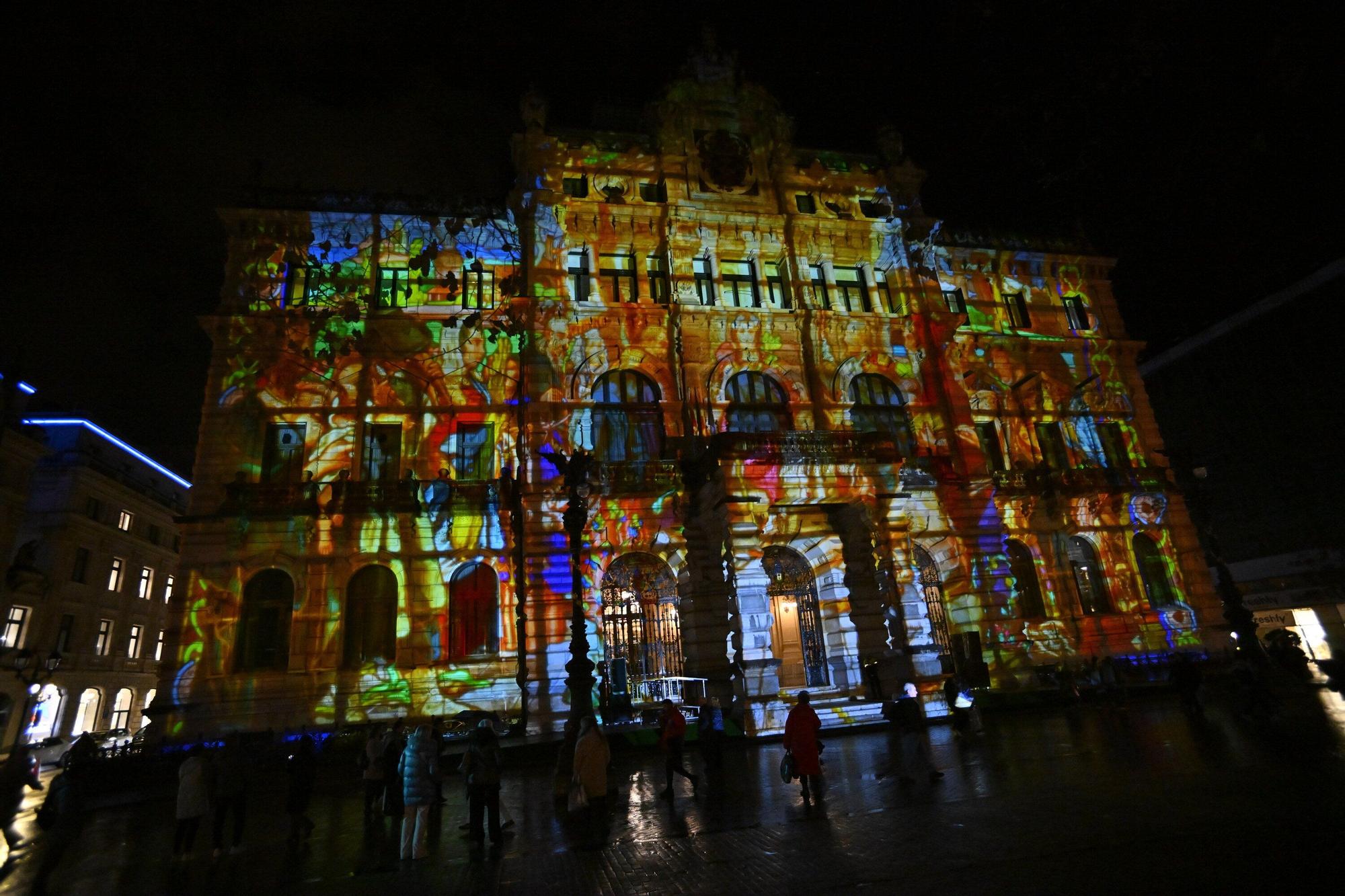 Así se ha iluminado la fachada del Palacio Foral de Bizkaia