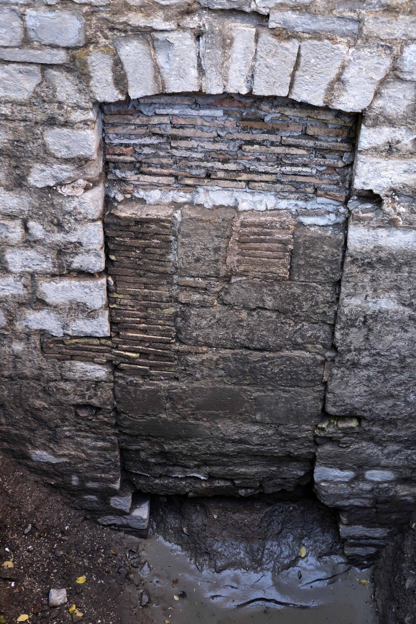 Excavación arqueológica en la trasera de la Catedral de Pamplona