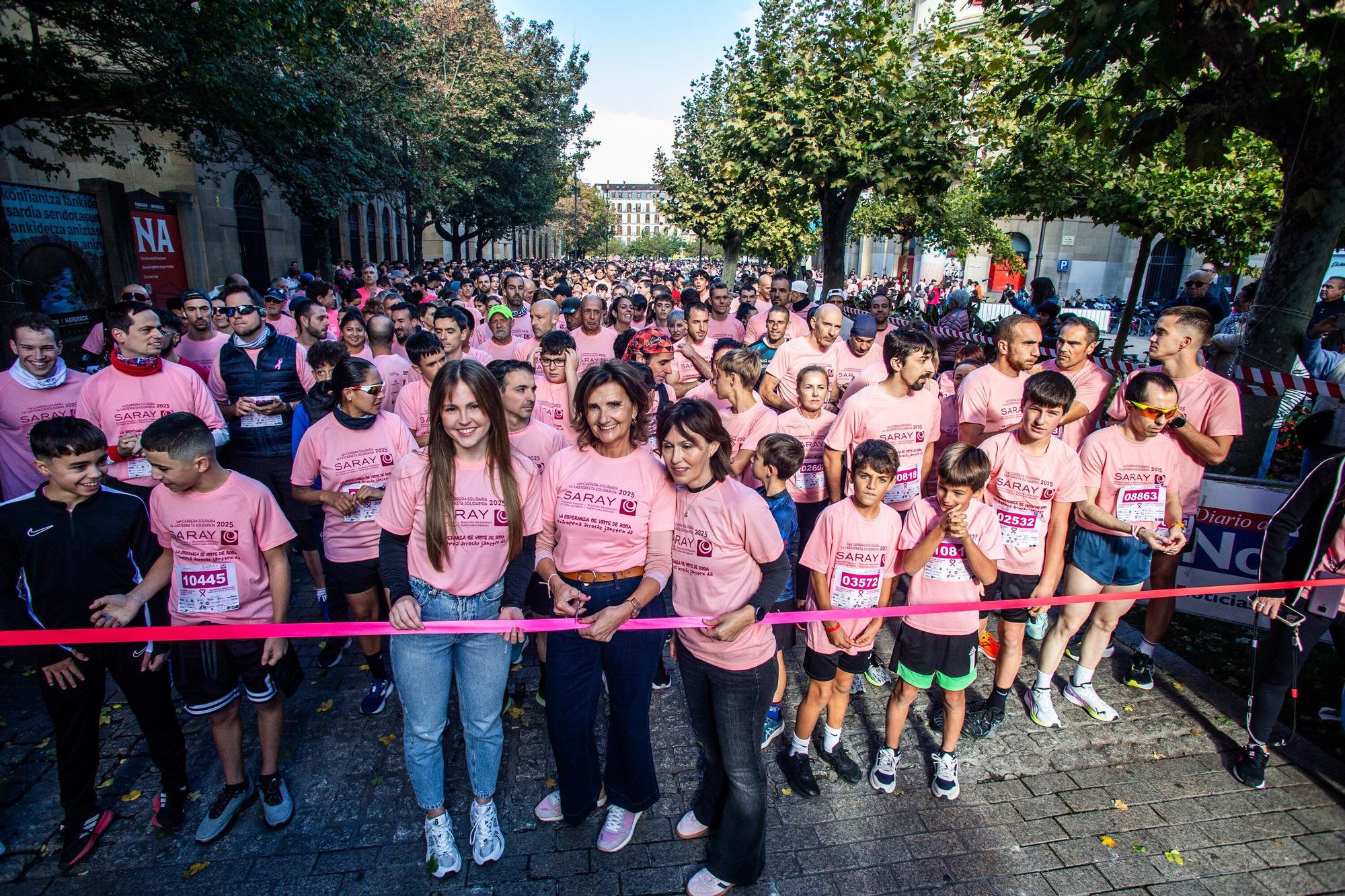 Fotos de la Carrera contra el Cáncer de Mama de Saray en Pamplona 2025