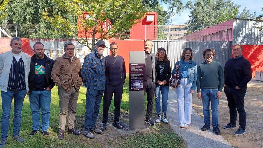 Pamplona estrena en la Rochapea un tótem que rescata la historia de la plaza Arriasko y las antiguas mecetas