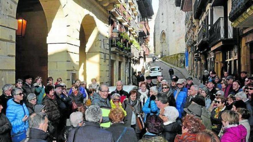 Cientos de pensionistas guipuzcoanos volvieron ayer a echarse a la calle