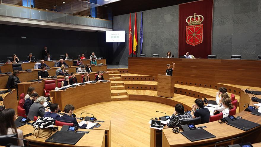La UPNA y el Parlamento convocan el XVI Torneo de Debate de Bachillerato, que se celebrará el 17 y 18 de octubre