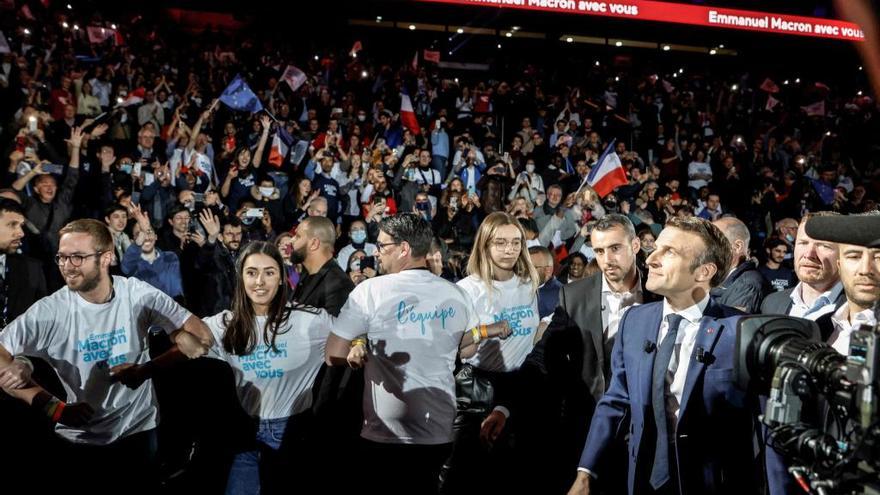 Macron quiere frenar el &quot;extremismo&quot; con un proyecto de progreso social