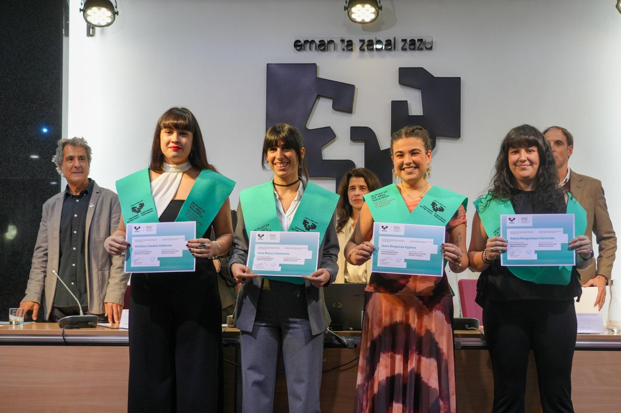 En imágenes: Graduación de la 12ª promoción de los grados de Educación de la EHU
