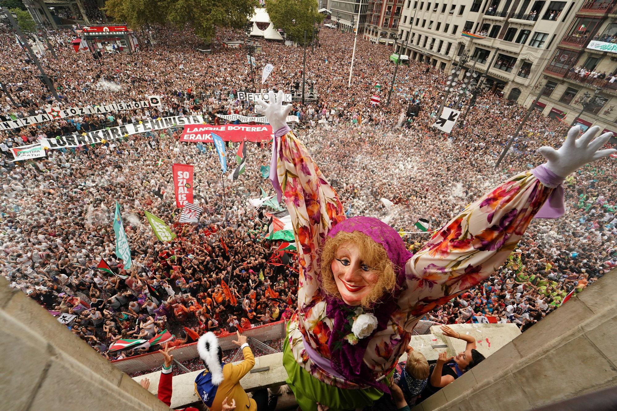 Bilbao está de fiesta: fotos del primer día de Aste Nagusia 2025