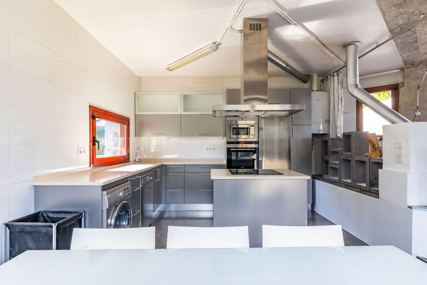 Exclusiva Villa Bifamiliar en venta en un paraíso, ubicada en el Alto de Zorroaga, en San Sebastián