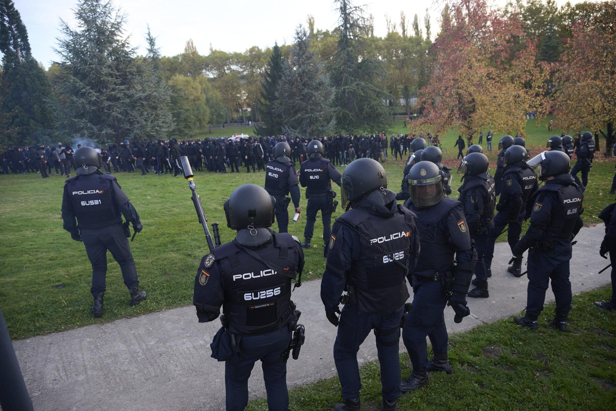 Fotos de los altercados tras la suspensión del acto de Vito Quiles