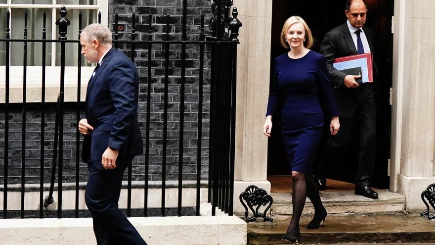 Truss reconoce ahora errores en su plan de recortes fiscales