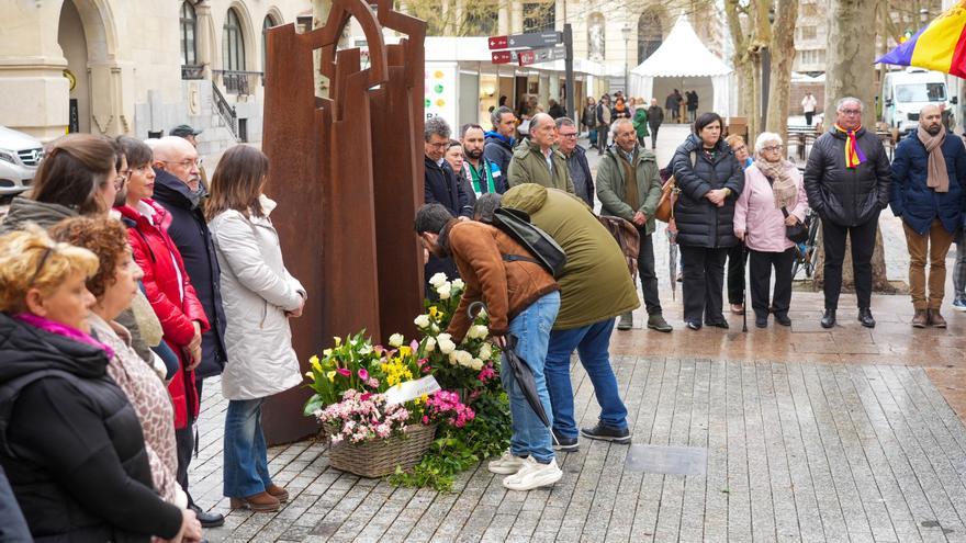 Álava recuerda a las víctimas del franquismo en un doble acto en Gasteiz