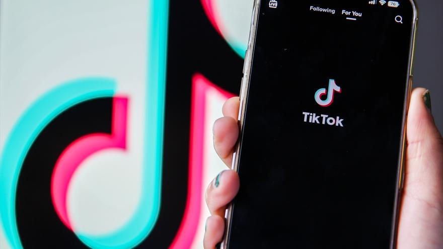 Facua denuncia a TikTok por vender un GPS para &quot;cazar&quot; a &quot;mujeres infieles&quot;