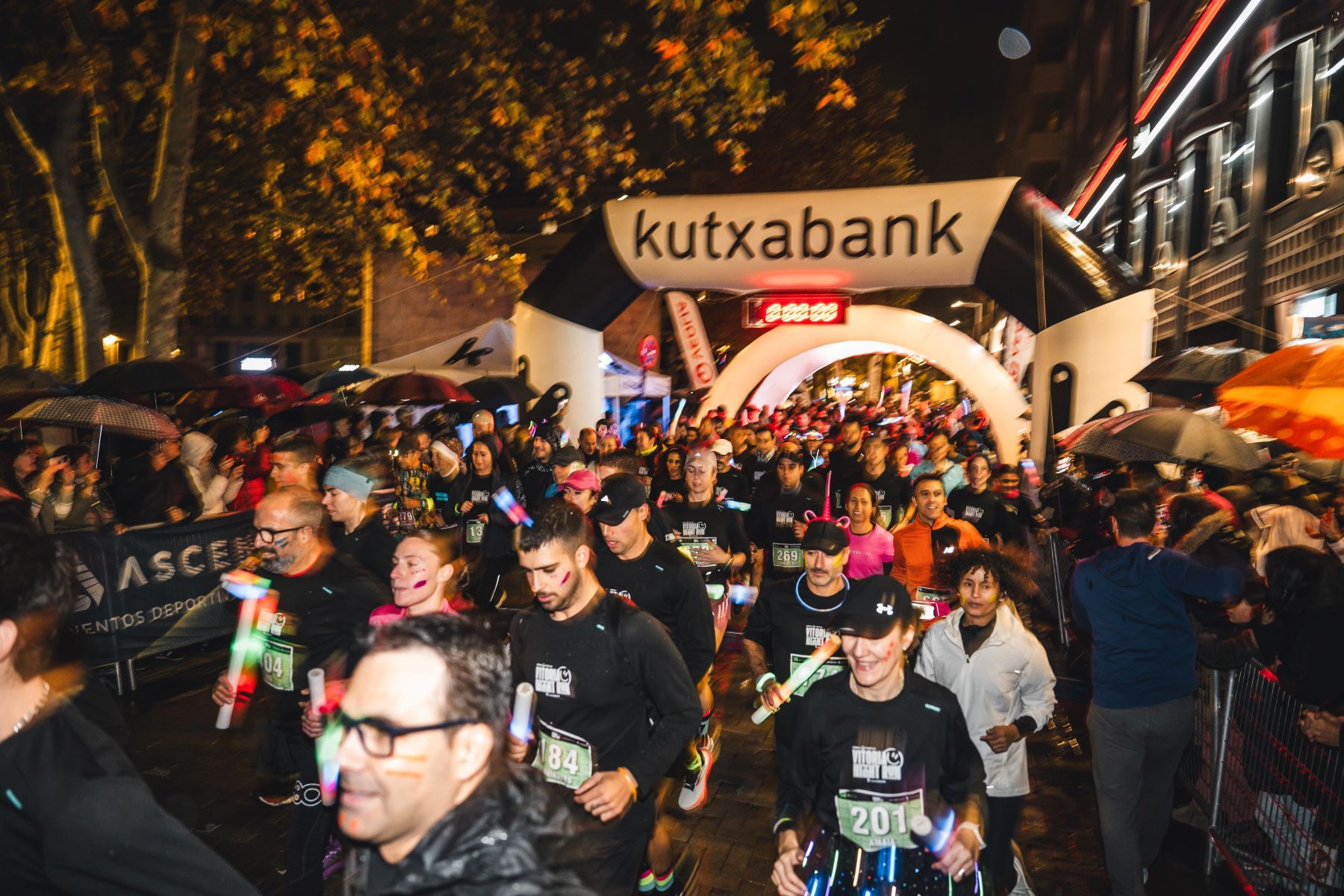 Las mejores imáganes de la Giroa Veolia Vitoria Night Run