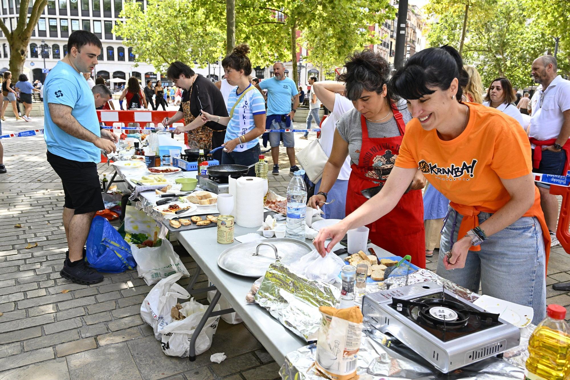 En imágenes: Bilboko Konpartsak calienta motores para Aste Nagusia