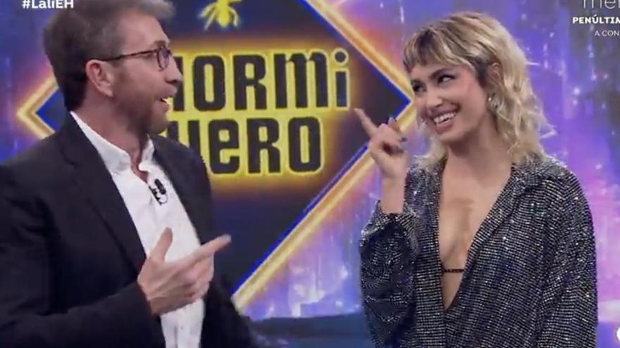 Lali Espósito enseña a Pablo Motos la coreografía de &#039;Disciplina&#039;.