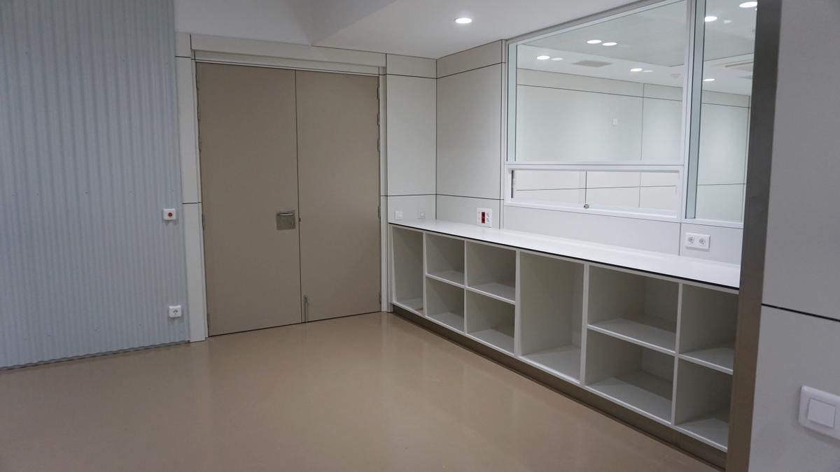 Aspecto del Área de Farmacia del Hospital Reina Sofía previo a su equipamiento.