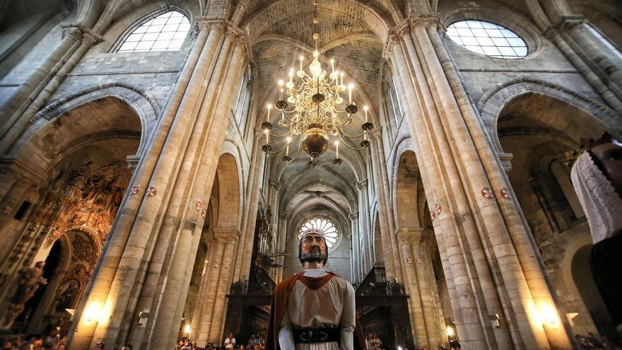 Un nuevo libro sobre la Catedral de Tudela para cubrir la ausencia de guías de mano