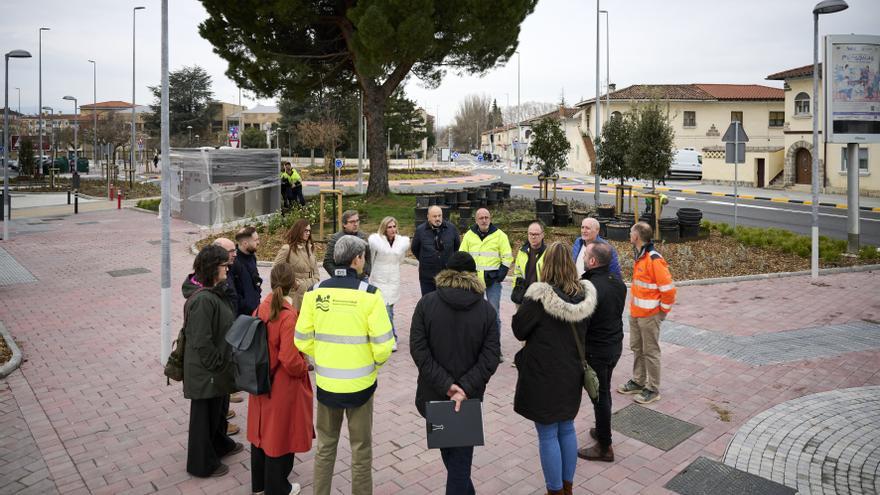 Txantrea estrena las reformadas plazas del Reloj y del Euskera