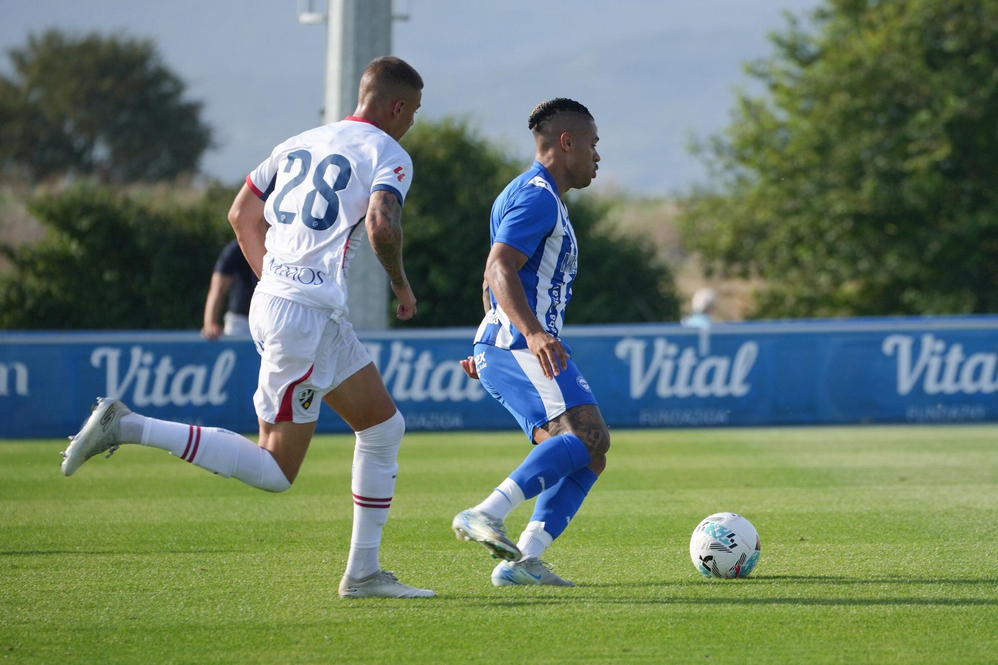 En imágenes: El Alavés pierde contra el Huesca en pretemporada (0-1)
