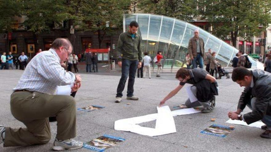 Medio centenar personas se concentran contra la violencia machista en Bilbao