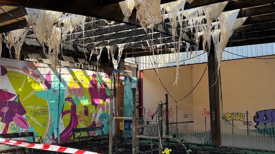 El PSE-EE de Arrasate condena la quema del parque infantil y varios contenedores