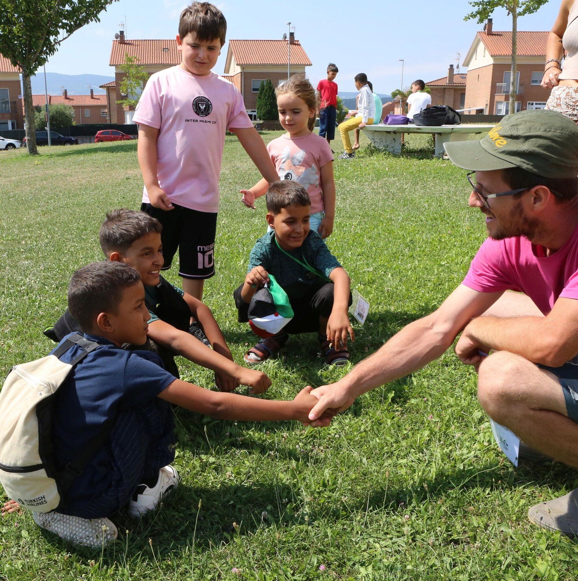 'Vacaciones en Paz': recepción a los niños saharauis que llegan a Navarra para pasar el verano