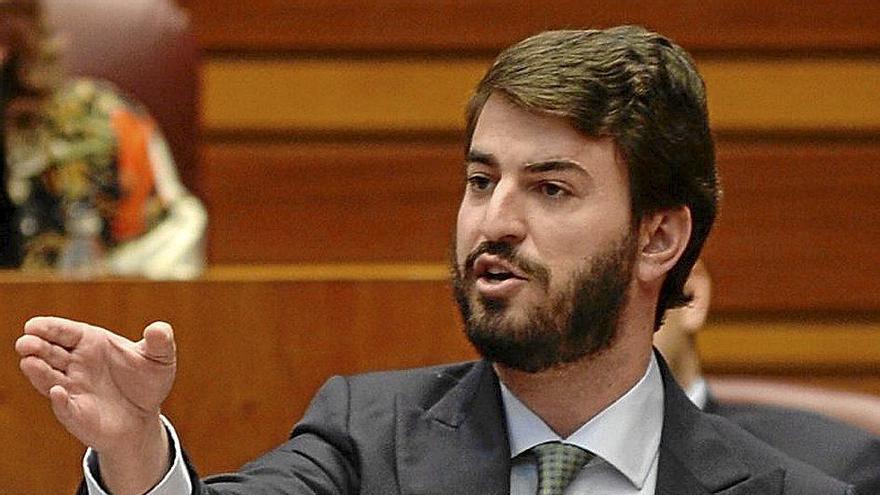 Feijóo calla ante el menosprecio de Vox a las personas con discapacidad