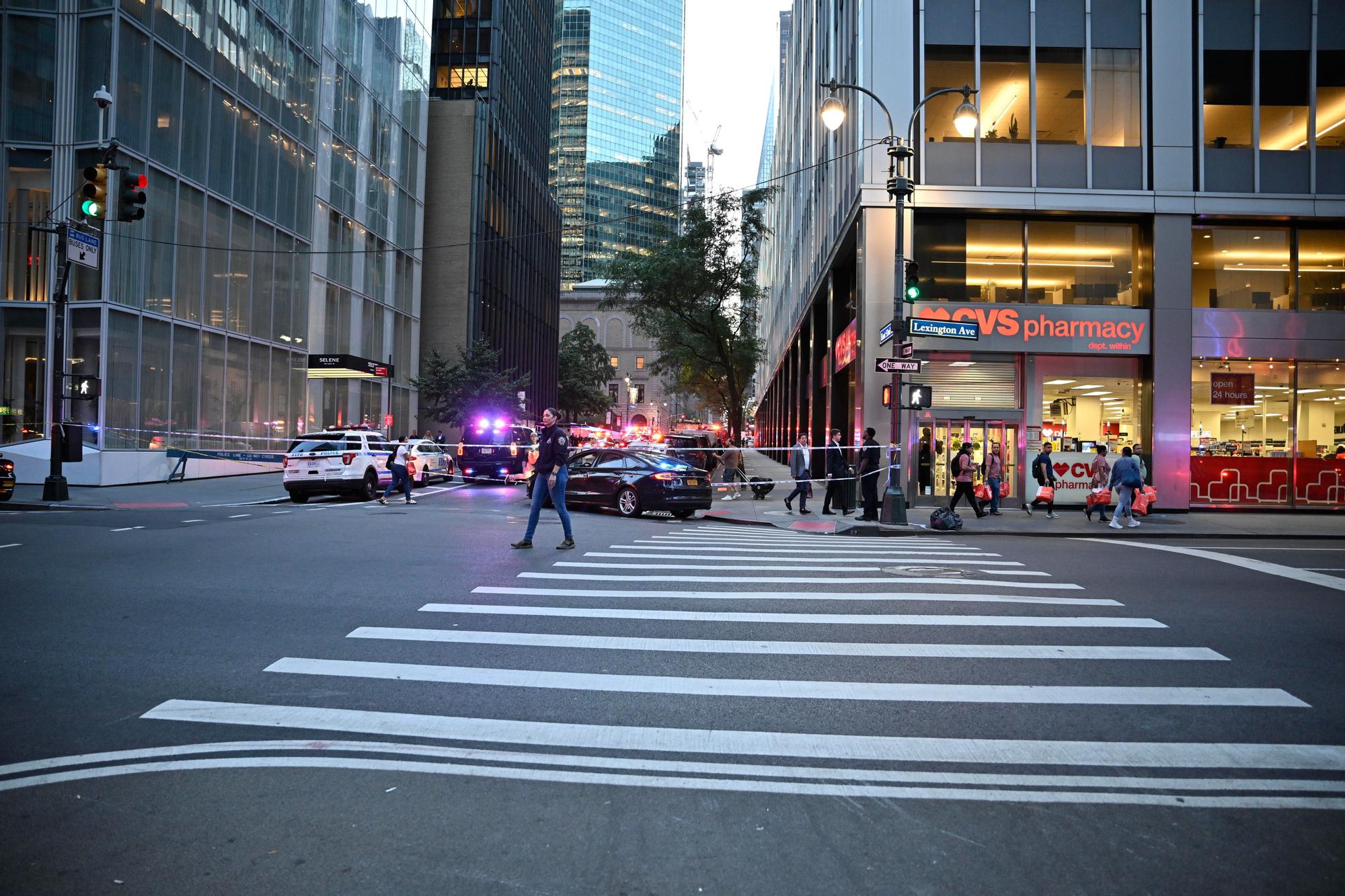El dispositivo policial desplegado en Nueva York durante la alerta por el tiroteo.