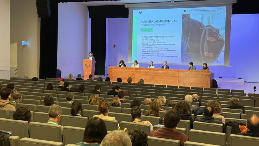 El Claustro de la EHU pide al Gobierno vasco que incremente &quot;sustancialmente&quot; su financiación