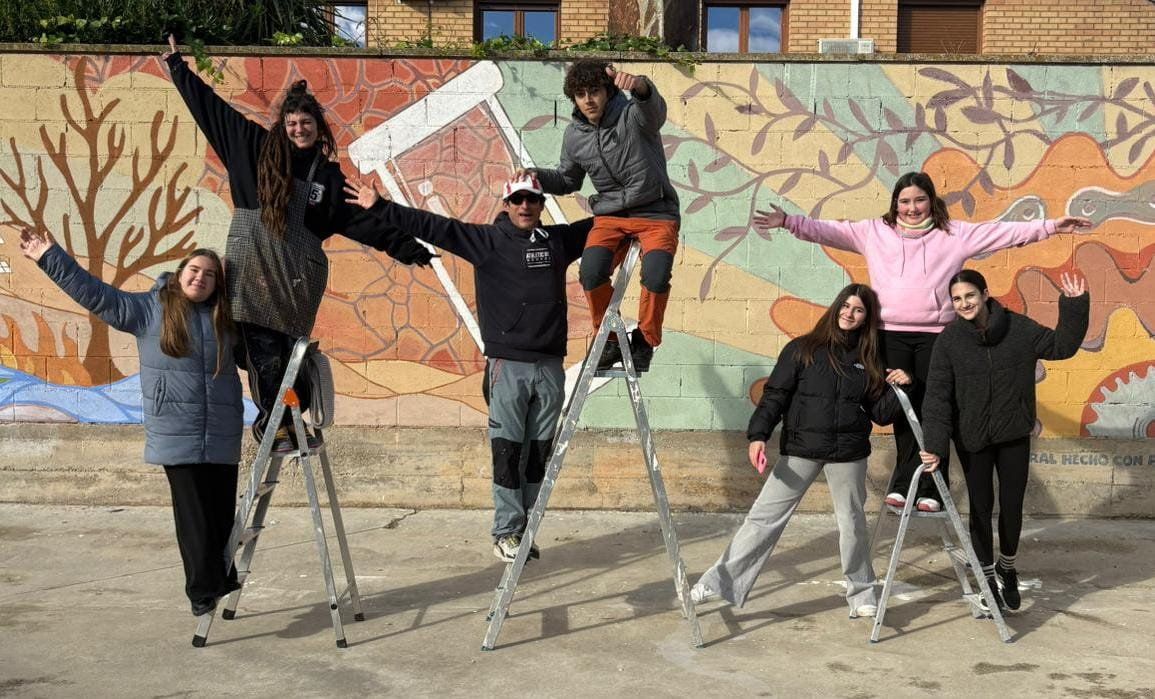 Un mural reivindica la acción climática en el IES Alhama de Corella