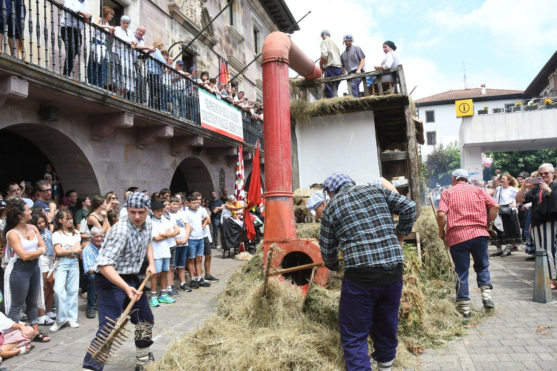 15 pueblos unidos en el Baztandarren Biltzarra