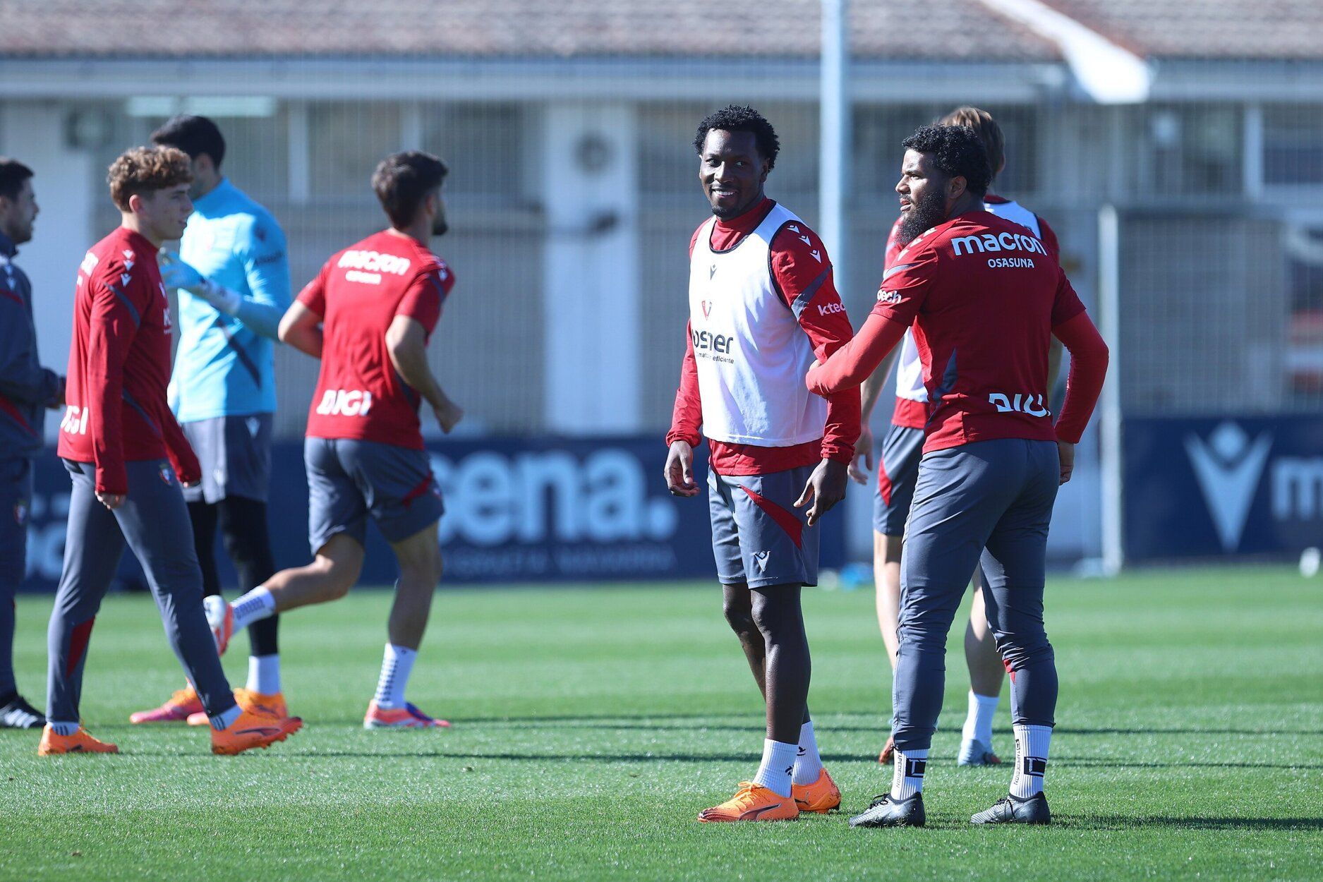Fotos del entrenamiento de Osasuna (02/10/2025)