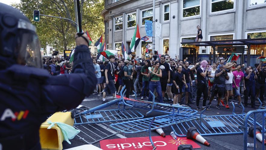 La UCI carga contra Pedro Sánchez