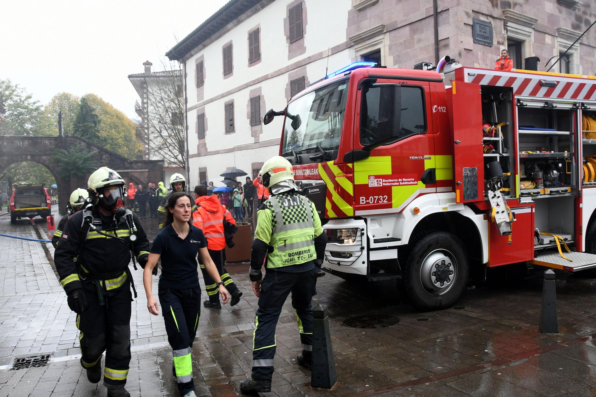 Las sirenas rompen el silencio de Elizondo