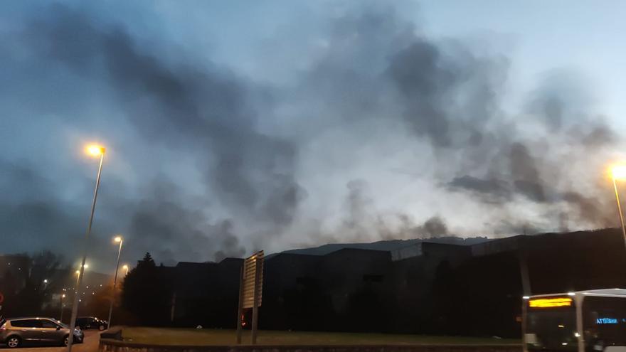 Incendio en una nave en Sestao