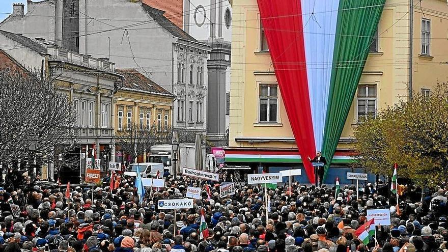 Hungría, entre Orbán  y su ‘régimen híbrido’ o los valores europeos
