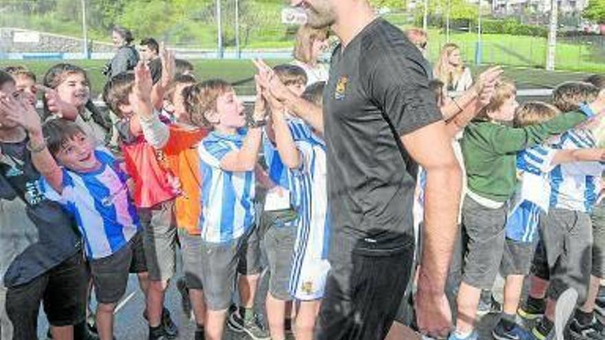 Agirretxe: KO más de un mes