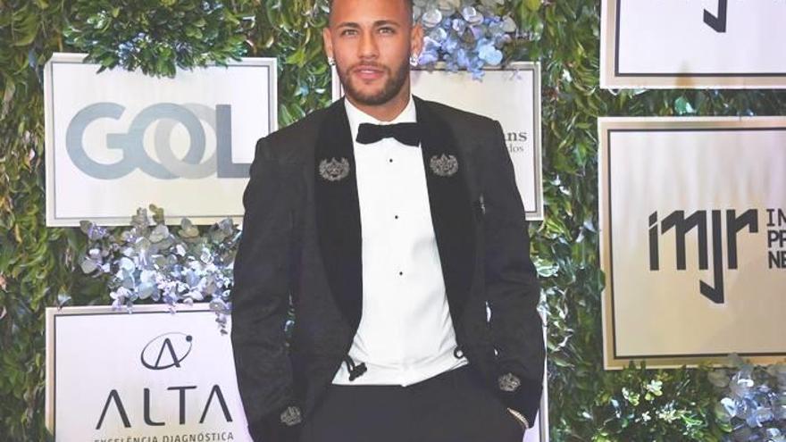 Neymar rompe su silencio para anunciar que continúa en el París Saint-Germain
