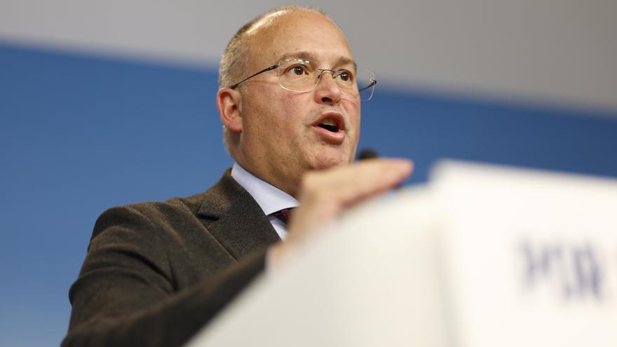 Armengol llama a Tellado "cobarde" por acusarla en el pleno sin poder defenderse