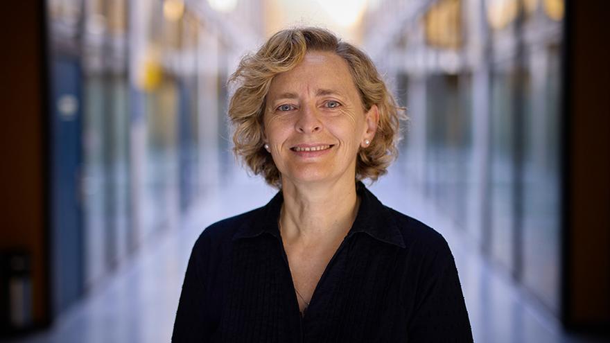 María Elena Aramendía Muneta, profesora e investigadora de la UPNA, en el campus de Arrosadia.