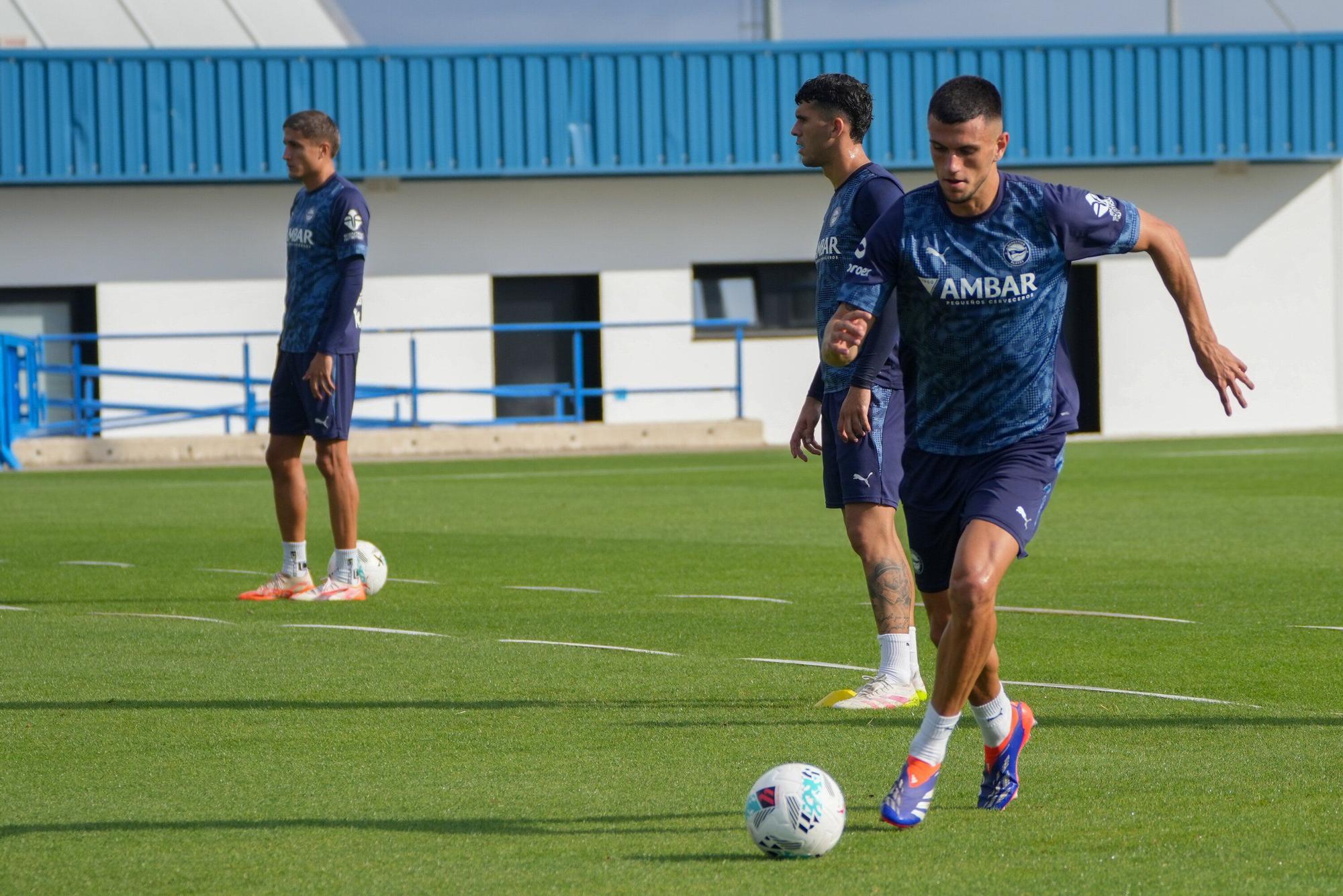 En imágenes: El Alavés se ejercita en Ibaia durante el parón de selecciones