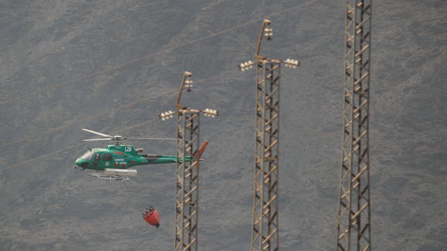 Las principales operadoras refuerzan sus servicios para mantener la conectividad en las zonas afectadas por los incendios