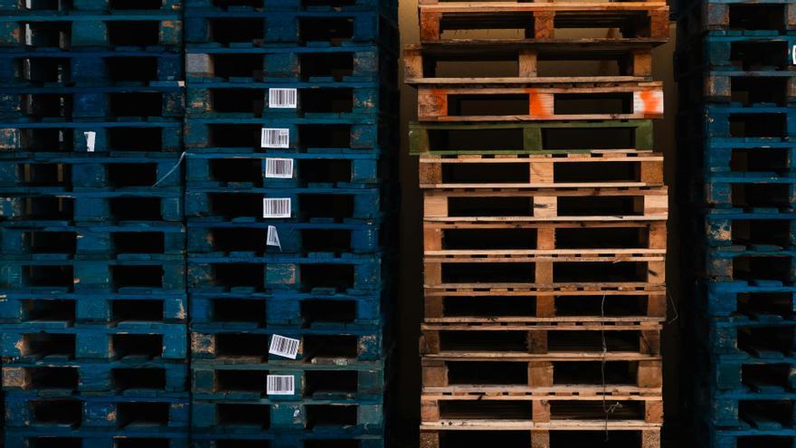 Accidente laboral en Tudela: un trabajador herido al ser golpeado por un objeto tras descargar un palé