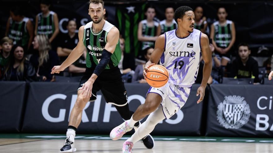 Sonrojante derrota del Surne Bilbao Basket en su visita al Joventut