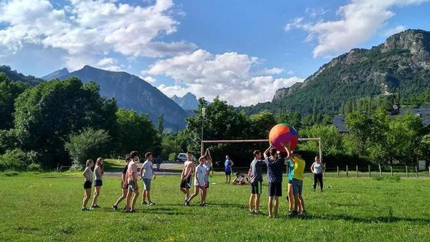 Monitores alegan que su conducta en el campamento de Bernedo buscaba &quot;normalizar todos los cuerpos&quot;
