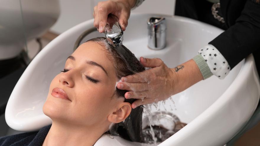 ¿Corte de pelo en seco o mojado? Descubre cuál te conviene más según tu tipo de cabello
