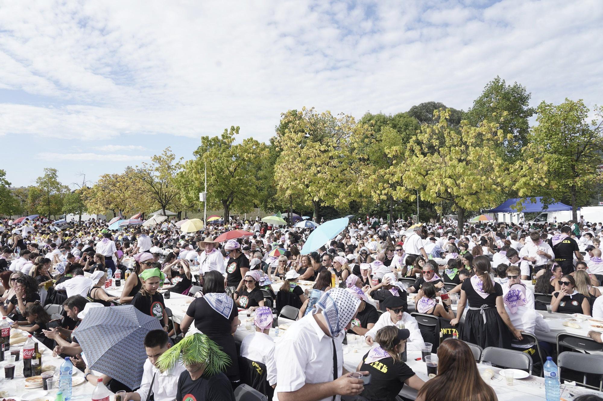 Más de 3.600 personas en la comida de cuadrillas de Basauri: “Es es indescriptible, se nos está yendo de las manos”