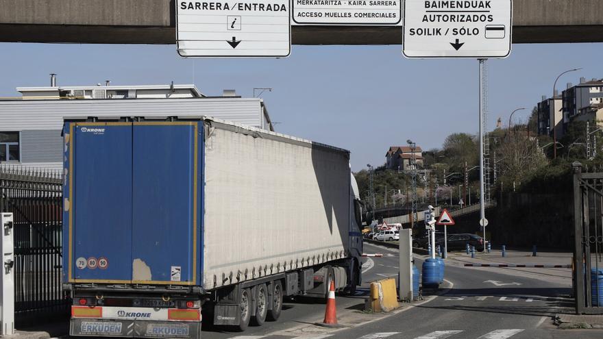 Automoción y energía lastran de nuevo la exportación, que cayó un 9,4% en octubre