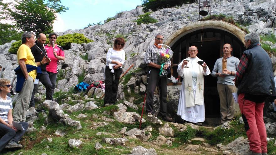 ¿Cómo fue la inauguración de la primera cruz de Gorbeia?